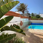 House With The Heated Pool Next To Rocky Point كوراليهو
