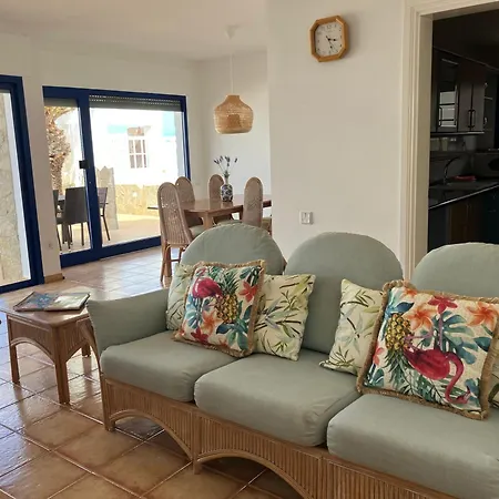 House With The Heated Pool Next To Rocky Point *