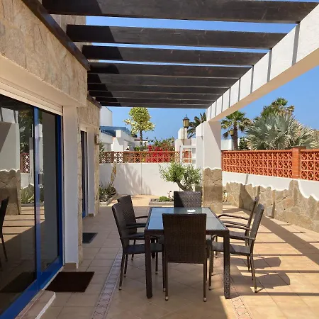 וילה House With The Heated Pool Next To Rocky Point