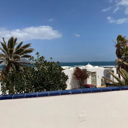 House With The Heated Pool Next To Rocky Point Corralejo
