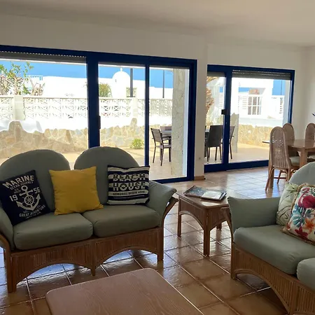 House With The Heated Pool Next To Rocky Point Vila *