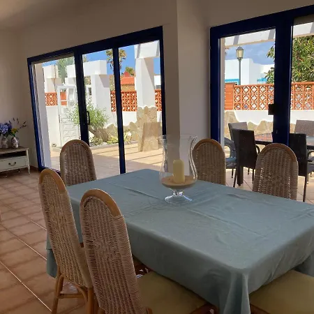 House With The Heated Pool Next To Rocky Point Κοραλέχο