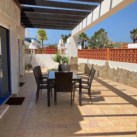 House With The Heated Pool Next To Rocky Point * Κοραλέχο