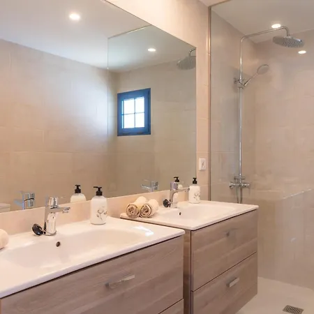 House With The Heated Pool Next To Rocky Point * Corralejo