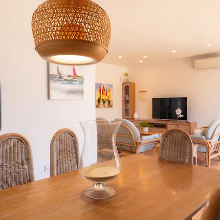 House With The Heated Pool Next To Rocky Point Corralejo