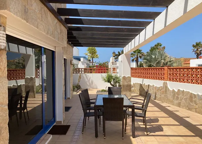 别墅 House With The Heated Pool Next To Rocky Point