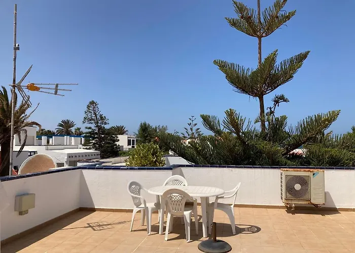 House With The Heated Pool Next To Rocky Point