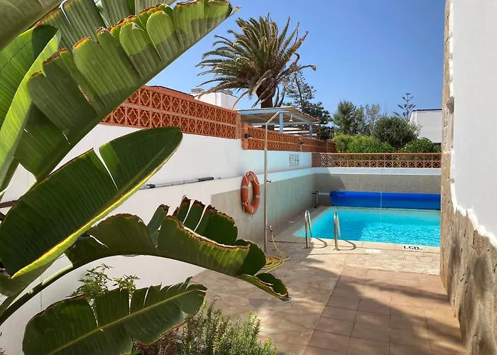 House With The Heated Pool Next To Rocky Point 科拉雷侯