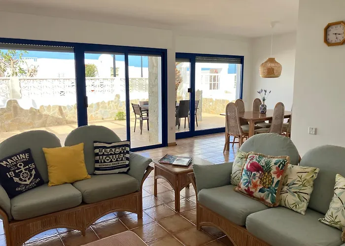 House With The Heated Pool Next To Rocky Point *