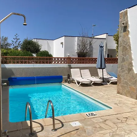 Willa House With The Heated Pool Next To Rocky Point Corralejo
