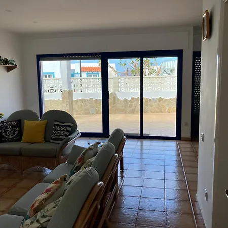 House With The Heated Pool Next To Rocky Point Willa